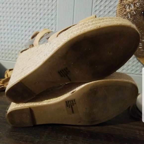 Venus Gladiator Wrap Espadrille Wedge Sandals Natural Faux Suede Women's Sz. 10M - Picture 10 of 13